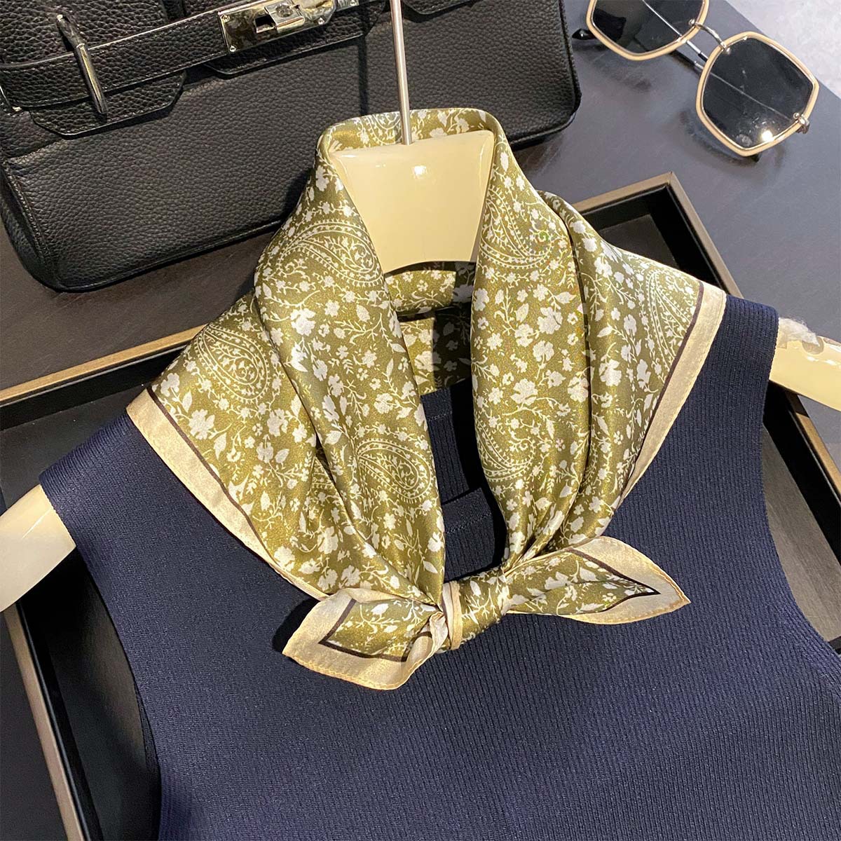 Luxury 100% Pure Silk Square S - Luxury Bags Expensive avis et prix