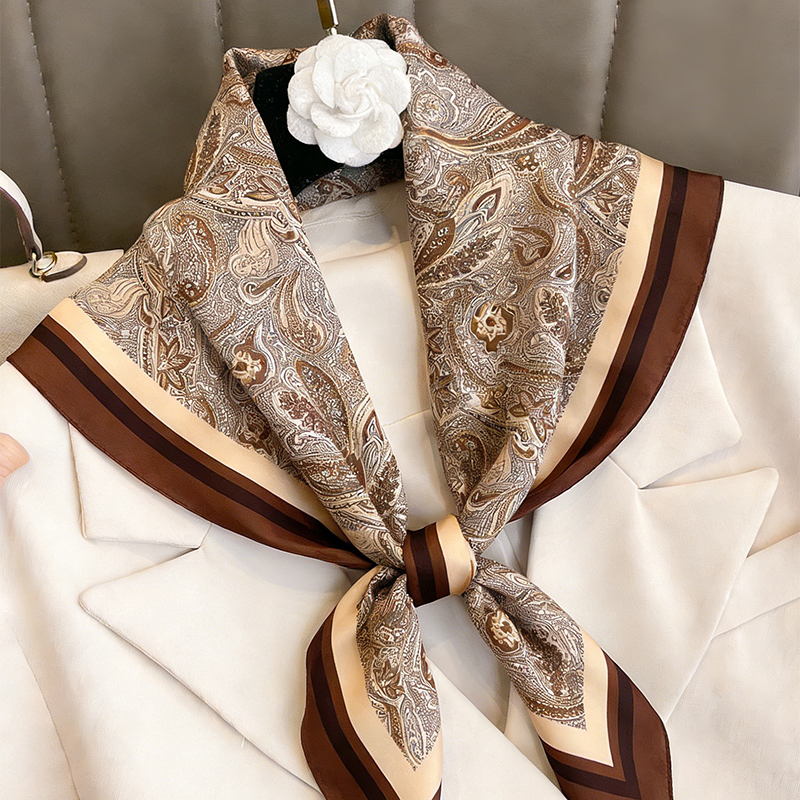 Luxury Women Silk Square Scarf - Luxury Bags Expensive avis et prix